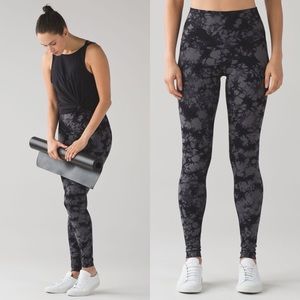 ululemon athletica High Rise Shibori Wunder Under Pant 30” Size 8